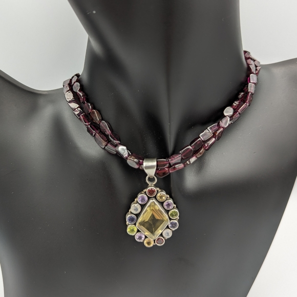Beautiful garnet Sterling two strand necklace with multi gem's pendant - Picture 10 of 13